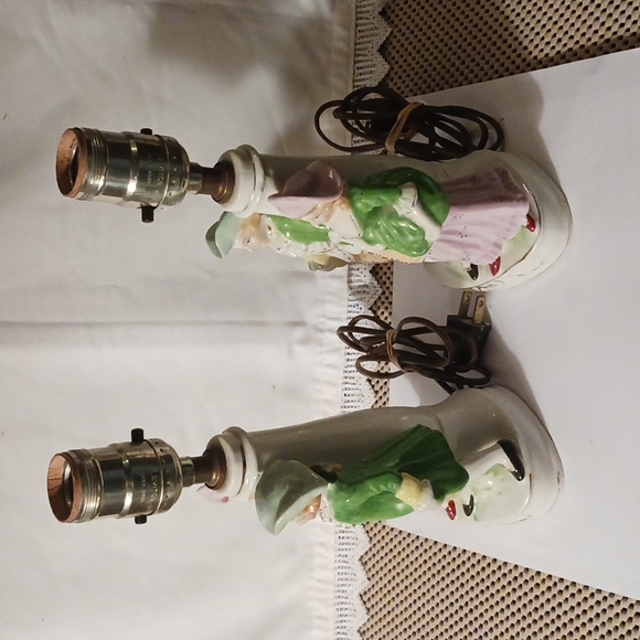 Vintage Beautiful Porcelain Victorian Couple Figurine Lamps (Works) - Picture 2 of 10